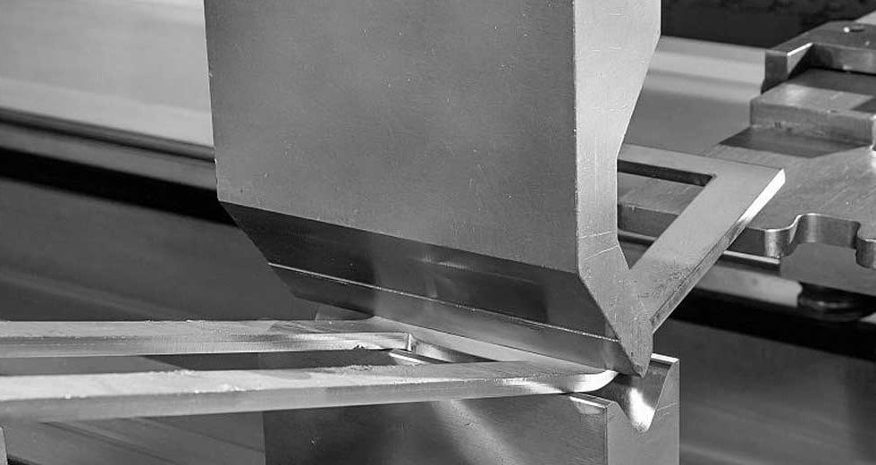 معرفی دستگاه های خم کاری فولاد و آهن